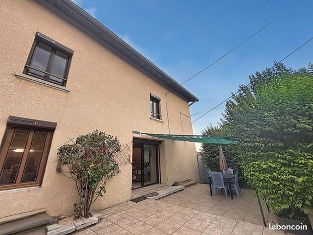 Maison 5 pièces 160 m²