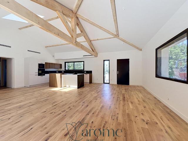 Maison 5 pièces 160 m²