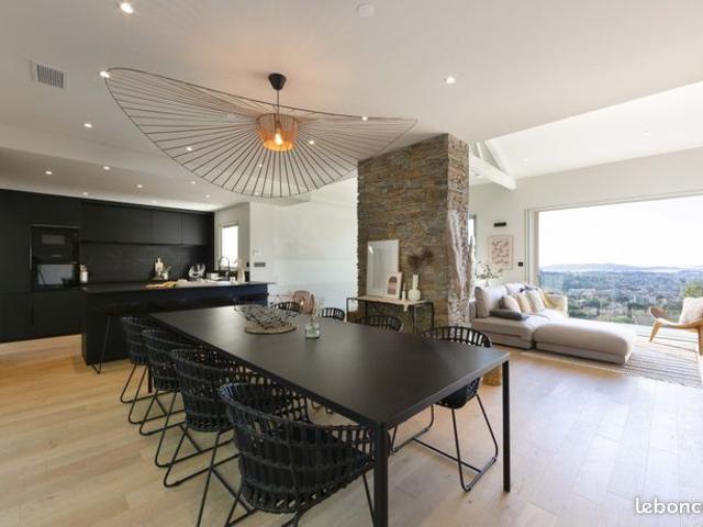 Maison 5 pièces 160 m²