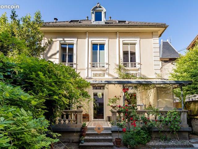 Maison 5 pièces 160 m²