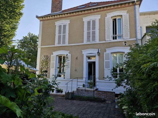 Maison 5 pièces 160 m²