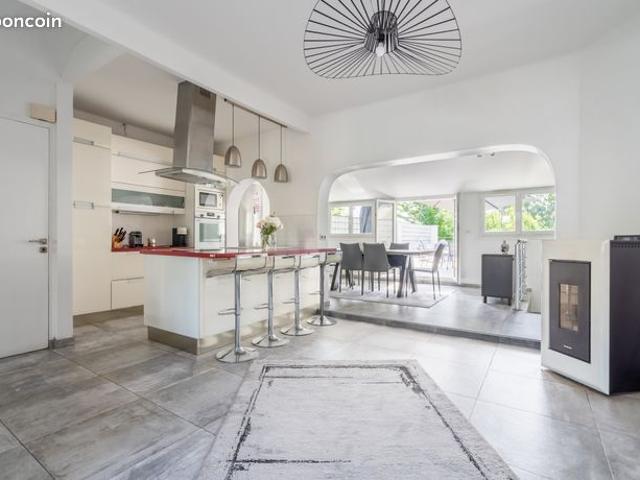 Maison 5 pièces 160 m²