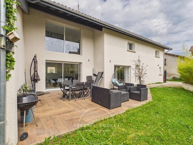 Maison 5 pièces 160 m²