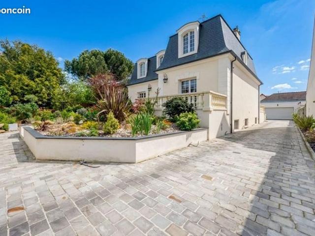 Maison 5 pièces 160 m²