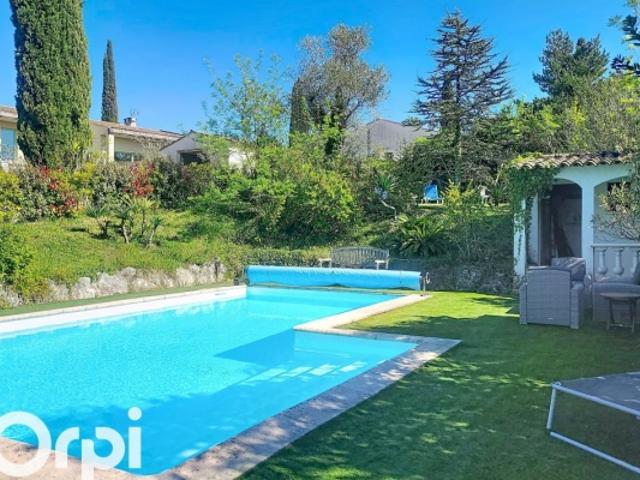 Maison 5 pièces 160 m² sur un terrain de 1 380 m² Garage Studio Piscine Calme
