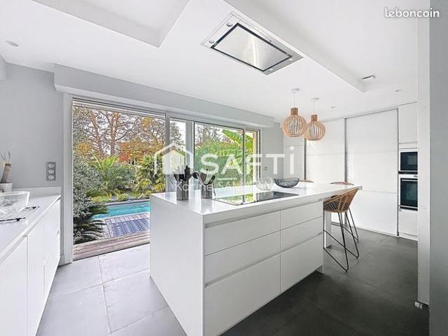 Maison 5 pièces 161 m²