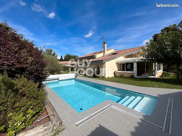 Maison 5 pièces 161 m²