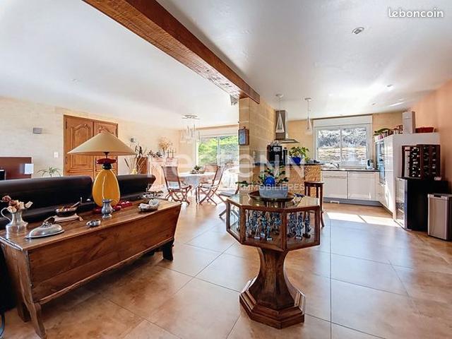 Maison 5 pièces 161 m²