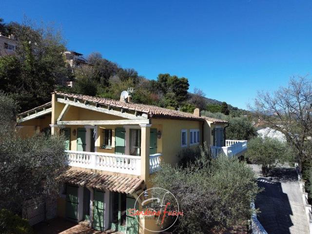 Maison 5 pièces 161 m²