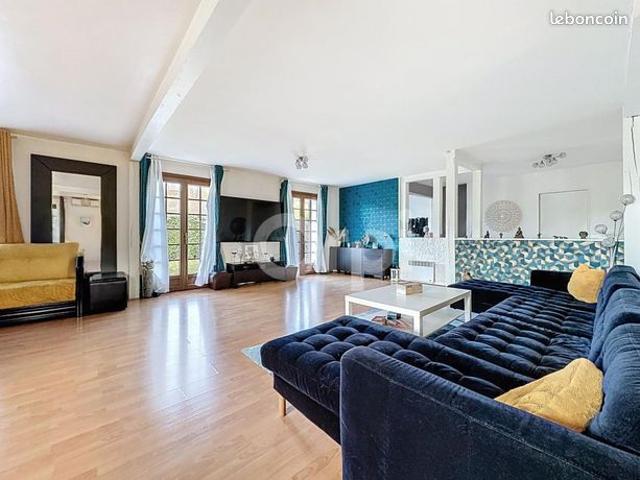 Maison 5 pièces 161 m²