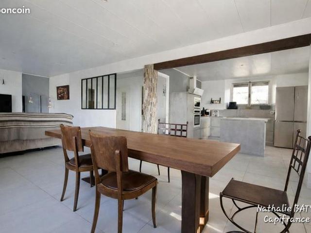Maison 5 pièces 174 m²