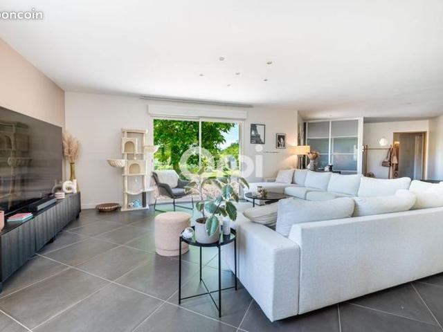 Maison 5 pièces 174 m²