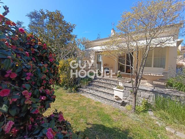 Maison 5 pièces 174 m²