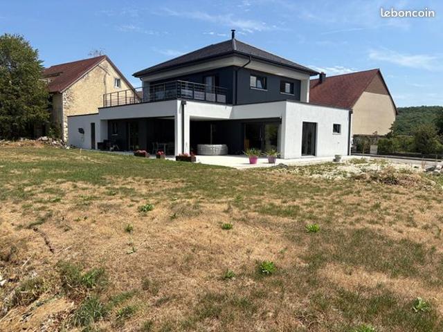 Maison 5 pièces 174 m²