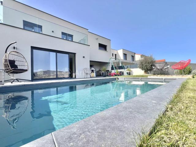 Maison 5 pièces 175 m²