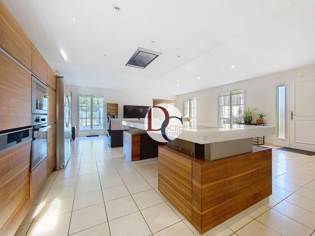 Maison 5 pièces 175 m²