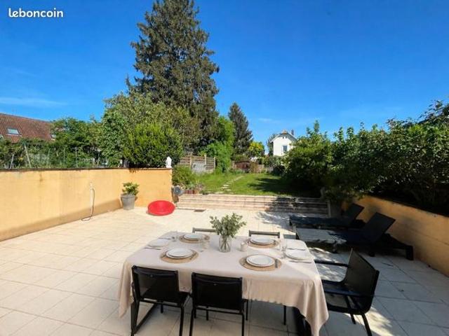 Maison 5 pièces 176 m²