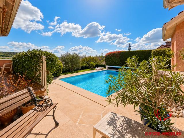 Maison 5 pièces 176 m²