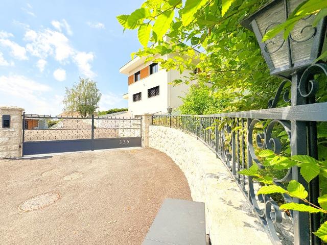 Maison 5 pièces 176 m²