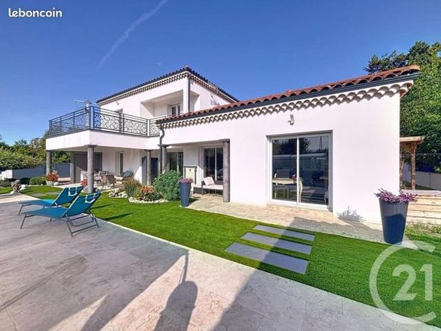 Maison 5 pièces 176 m²