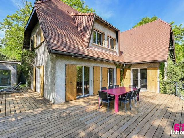 Maison 5 pièces 176 m²