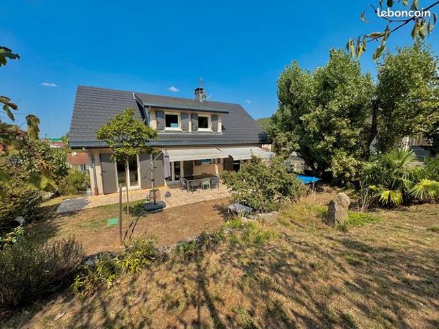 Maison 5 pièces 176 m²