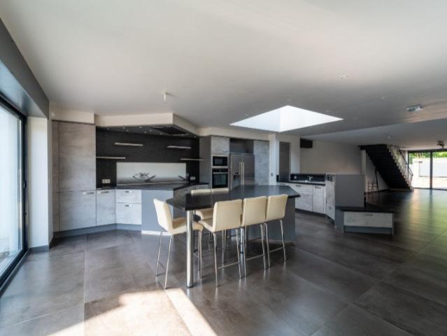 Maison 5 pièces 176 m²