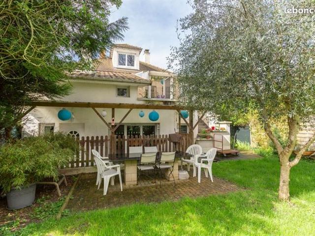 Maison 5 pièces 177 m²