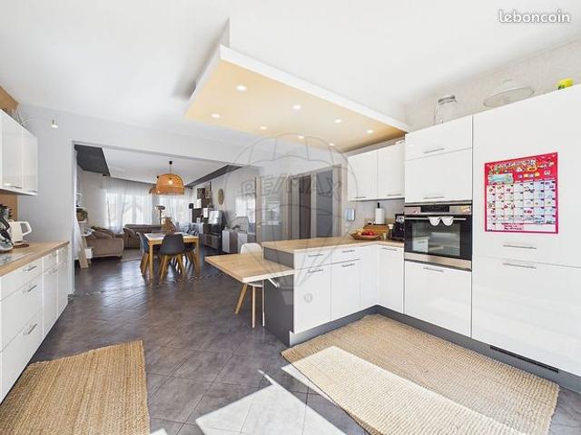 Maison 5 pièces 178 m²