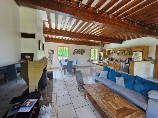 Maison 5 pièces, 178 m² à louer à Charly 69390