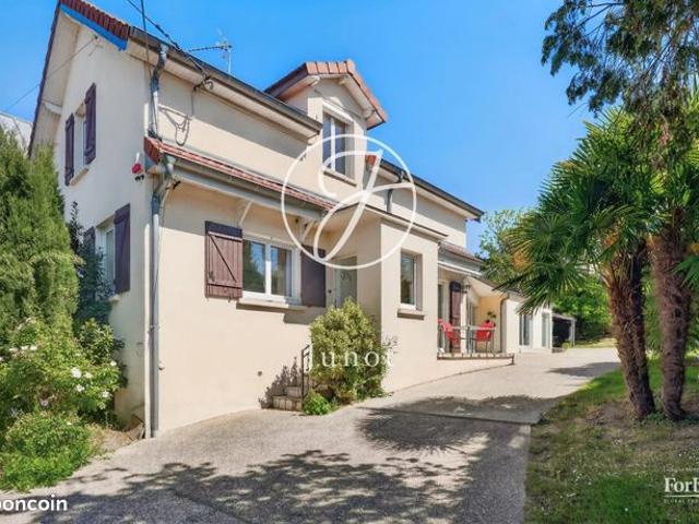 Maison 5 pièces 171 m²