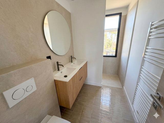Maison 5 pièces, 173 m² à louer à Aix en Provence 13100