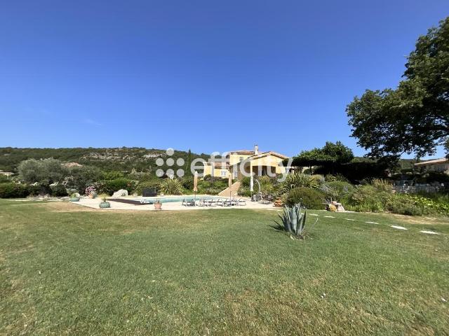 Maison 5 pièces 184 m²