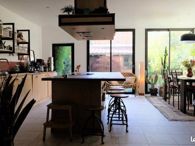 Maison 5 pièces 184 m²