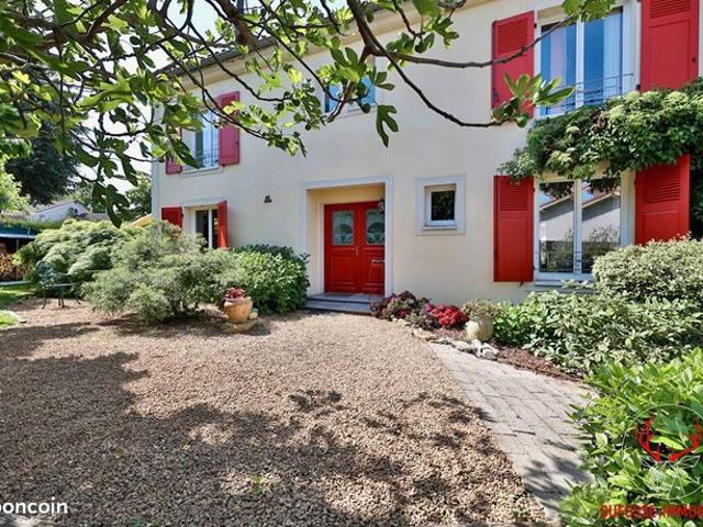 Maison 5 pièces 185 m²