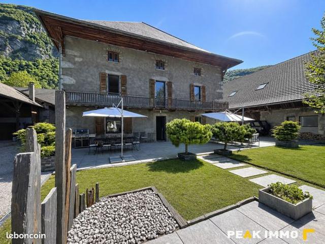 Maison 5 pièces 185 m²