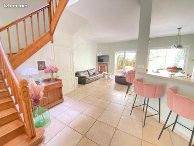 Maison 5 pièces 185 m²