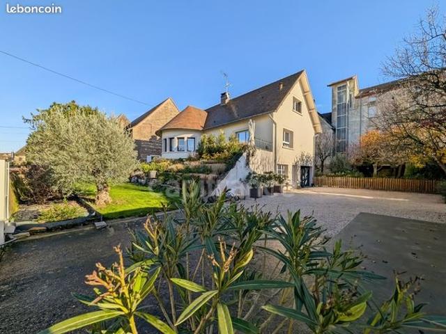 Maison 5 pièces 185 m²