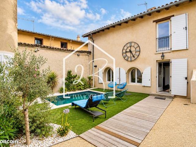 Maison 5 pièces 185 m²