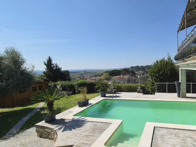 Maison 5 pièces 185 m²
