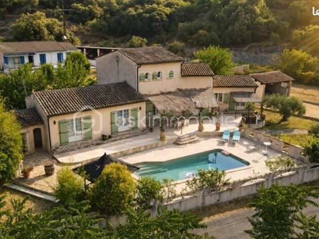 Maison 5 pièces 185 m²