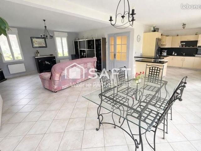 Maison 5 pièces 186 m²