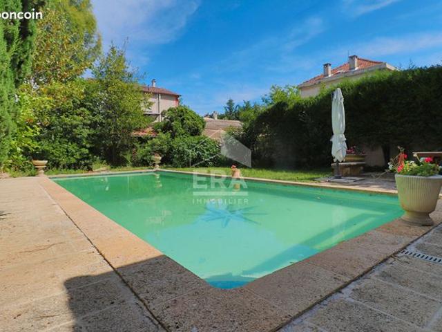 Maison 5 pièces 186 m²