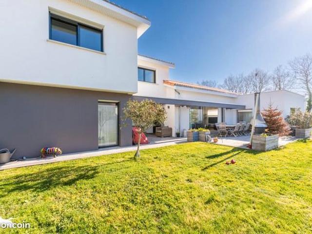 Maison 5 pièces 187 m²