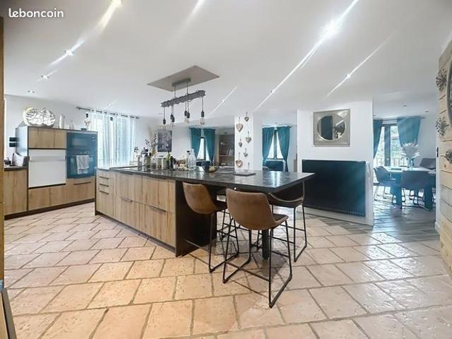 Maison 5 pièces 187 m²