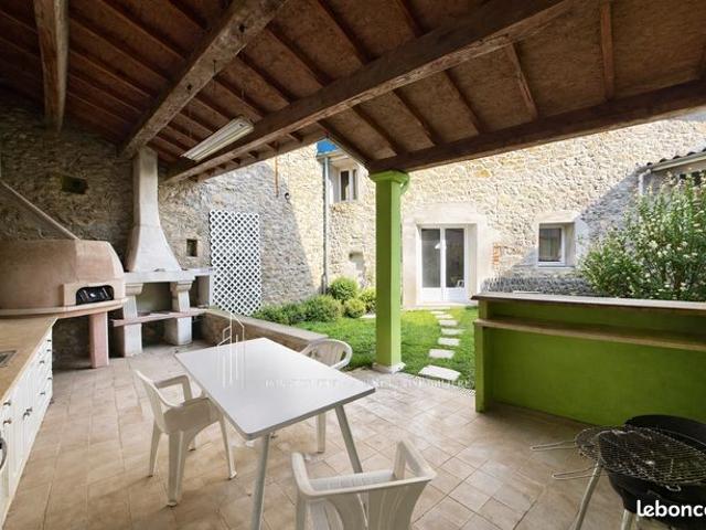 Maison 5 pièces 180 m²