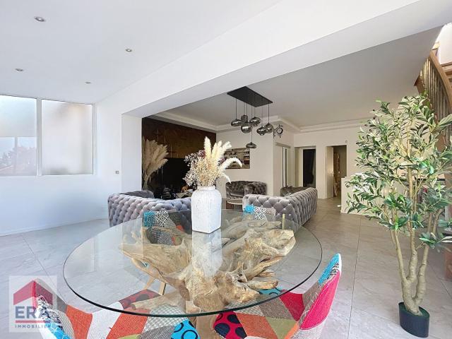 Maison 5 pièces 180 m²