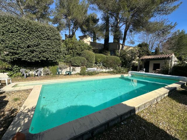 Maison 5 pièces 180 m²