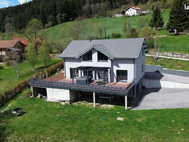 Maison 5 pièces 180 m²