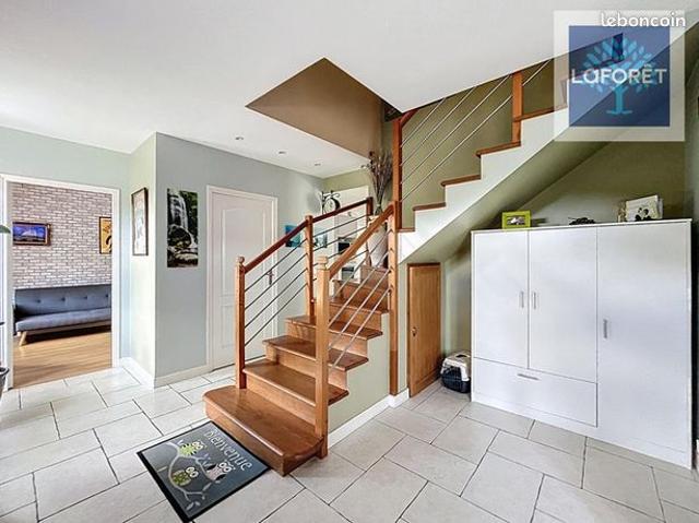 Maison 5 pièces 180 m²